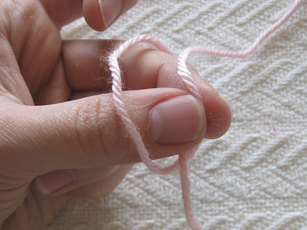 How to tie a slip knot yarn