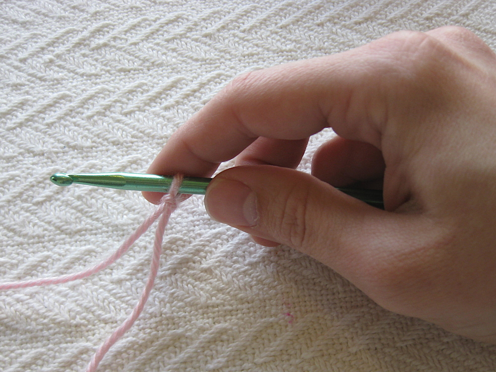 how to hold a crochet hook knife hold