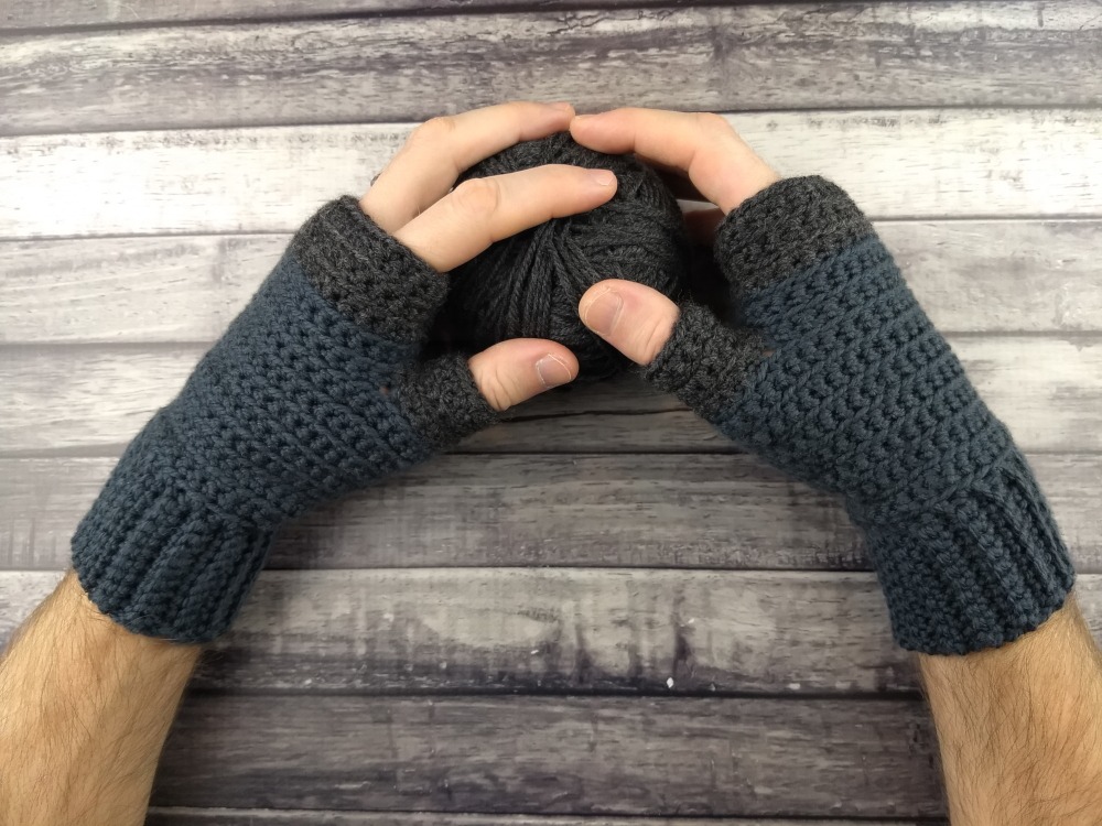 Oliver Fingerless Gloves - Kickin Crochet